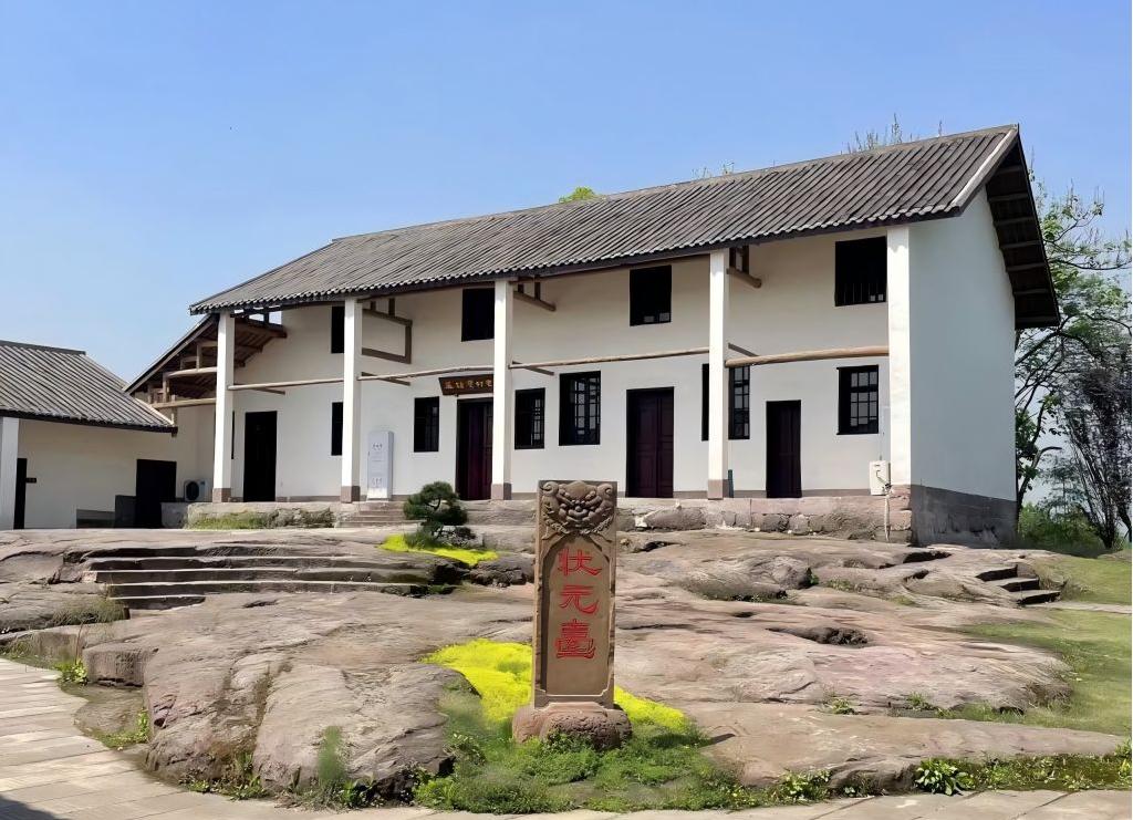 英雄湾村史馆(1).jpg